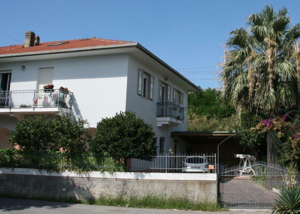 B&B Ai Tre Archi Споторно Экстерьер фото